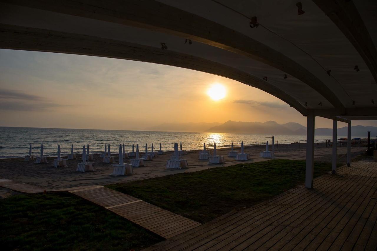Sunrise Accessible Resort Battipaglia Exterior foto